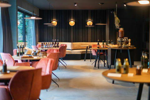 TRANSFORMATION COMPLETE d'un RESTAURANT
